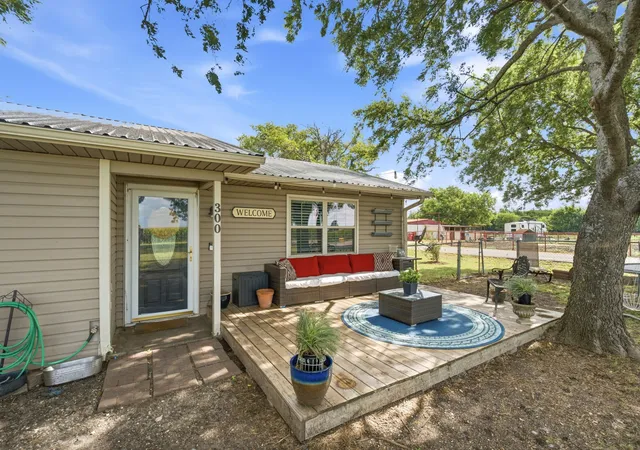 Homes for sale in Leonard, TX | 300 W Locust St, Leonard, TX 75452 | MLS# 21299234