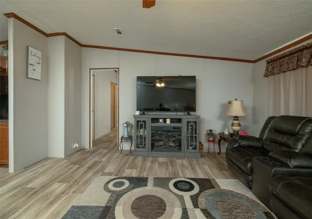 Photo 3 of Manufactured home for sale at 140 Coke Gage Ln, Decatur, TX 76234 | MLS# 21299943 | Listing updated on 2026-08-24