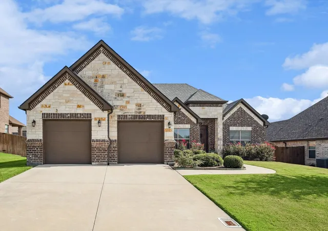 Homes for sale in Sanger, TX | 707 Chaparral Rd, Sanger, TX 76266 | MLS# 21298873