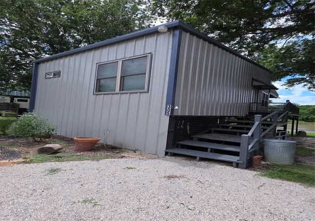 Photo 1 of Single family home for sale at 305 Chavez Trl, Weatherford, TX 76087 | MLS# 21300084 | Listing updated on 2026-07-14