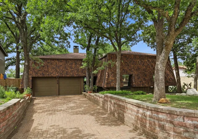 Homes for sale in Highland Village, TX | 846 Highland Village Rd, Highland Village, TX 75077 | MLS# 21297637