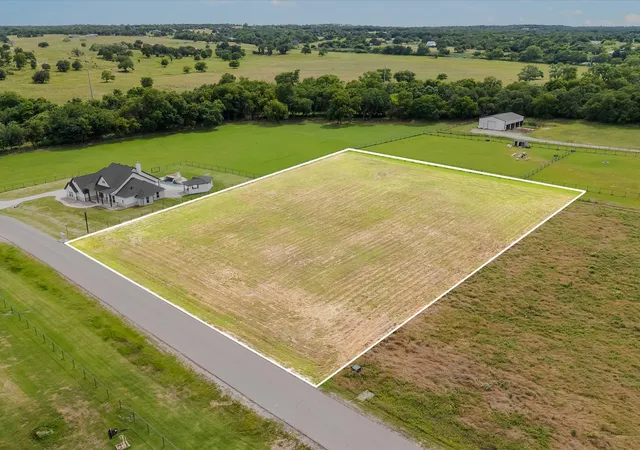 Photo 3 of Land for sale at 2004 Glenhollow Dr, Weatherford, TX 76088 | MLS# 21299767 | Listing updated on 2026-08-22