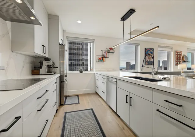 Photo 3 of Condo for sale at 1505 Elm St #1403, Dallas, TX 75201 | MLS# 21281933 | Listing updated on 2026-08-22