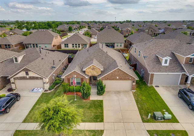 Homes for sale in Aubrey, TX | 1904 Alton Wy, Aubrey, TX 76227 | MLS# 21299268