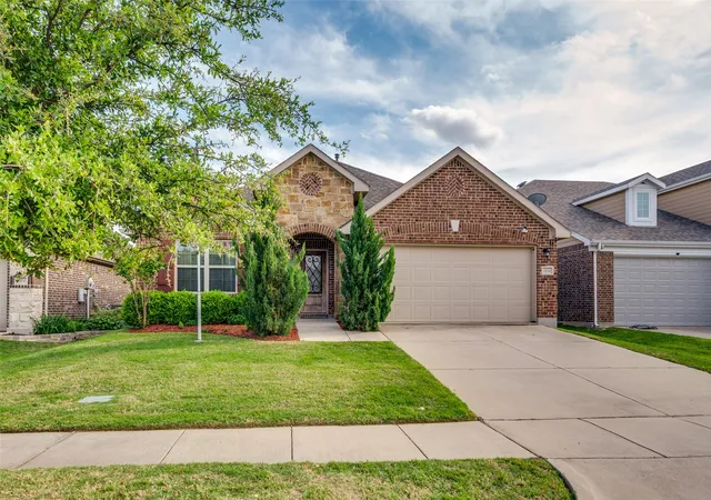 Homes for sale in Aubrey, TX | 1904 Alton Wy, Aubrey, TX 76227 | MLS# 21299268