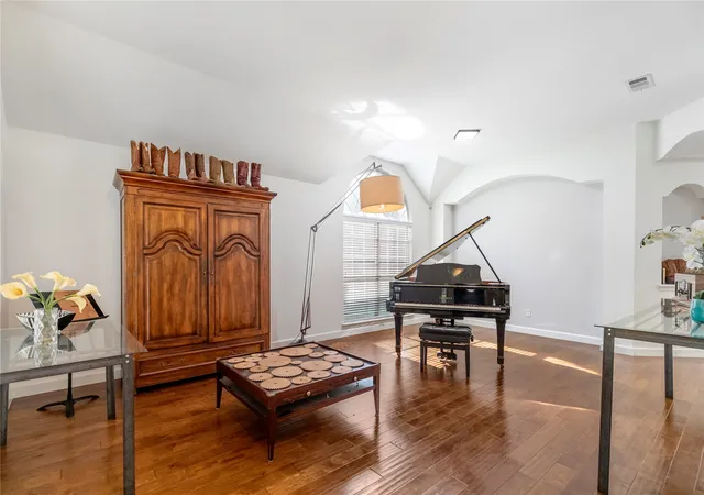 Photo 4 of Single family home for sale at 9925 Crawford Farms Dr, Fort Worth, TX 76244 | MLS# 21295247 | Listing updated on 2026-08-03