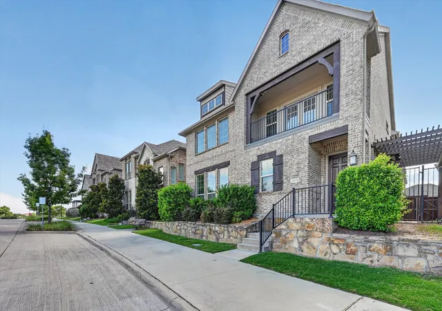 Homes for sale in Richardson, TX | 2439 Southgate Dr, Richardson, TX 75080 | MLS# 21299419