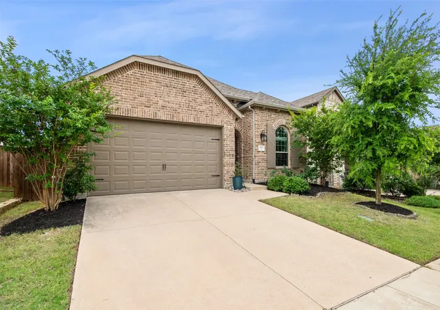 Homes for sale in Aubrey, TX | 1316 Friesian Ln, Aubrey, TX 76227 | MLS# 21299577