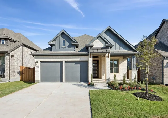 Photo 1 of Sale Pending at 2641 Fargo Pl, Rockwall, TX 75087 | MLS# 21300242 | Listing updated on 2026-08-19