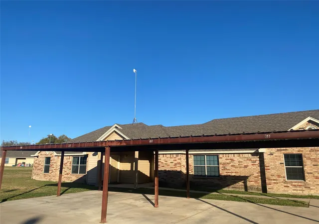 Photo 3 of House for sale at 121-127 Sunburst Ct, Weatherford, TX 76087 | MLS# 21300246 | Listing updated on 2026-07-10