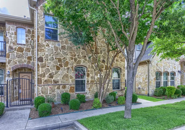 Photo 1 of Townhouse for sale at 5621 Cojimar Dr, Mc Kinney, TX 75070 | MLS# 21278196 | Listing updated on 2026-08-22