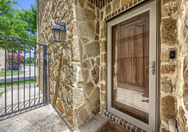 Photo 2 of Townhouse for sale at 5621 Cojimar Dr, Mc Kinney, TX 75070 | MLS# 21278196 | Listing updated on 2026-08-22