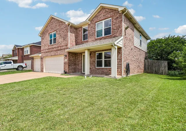 Photo 2 of Single family home for sale at 704 Partridge Dr, Fort Worth, TX 76131 | MLS# 21299497 | Listing updated on 2026-08-04