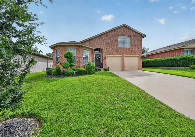 Homes for sale in Mansfield, TX | 525 Berryhill Dr, Mansfield, TX 76063 | MLS# 21300249
