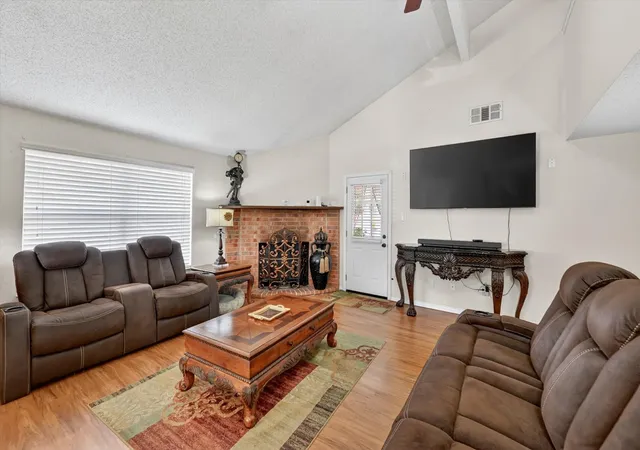 Homes for sale in Mansfield, TX | 525 Berryhill Dr, Mansfield, TX 76063 | MLS# 21300249