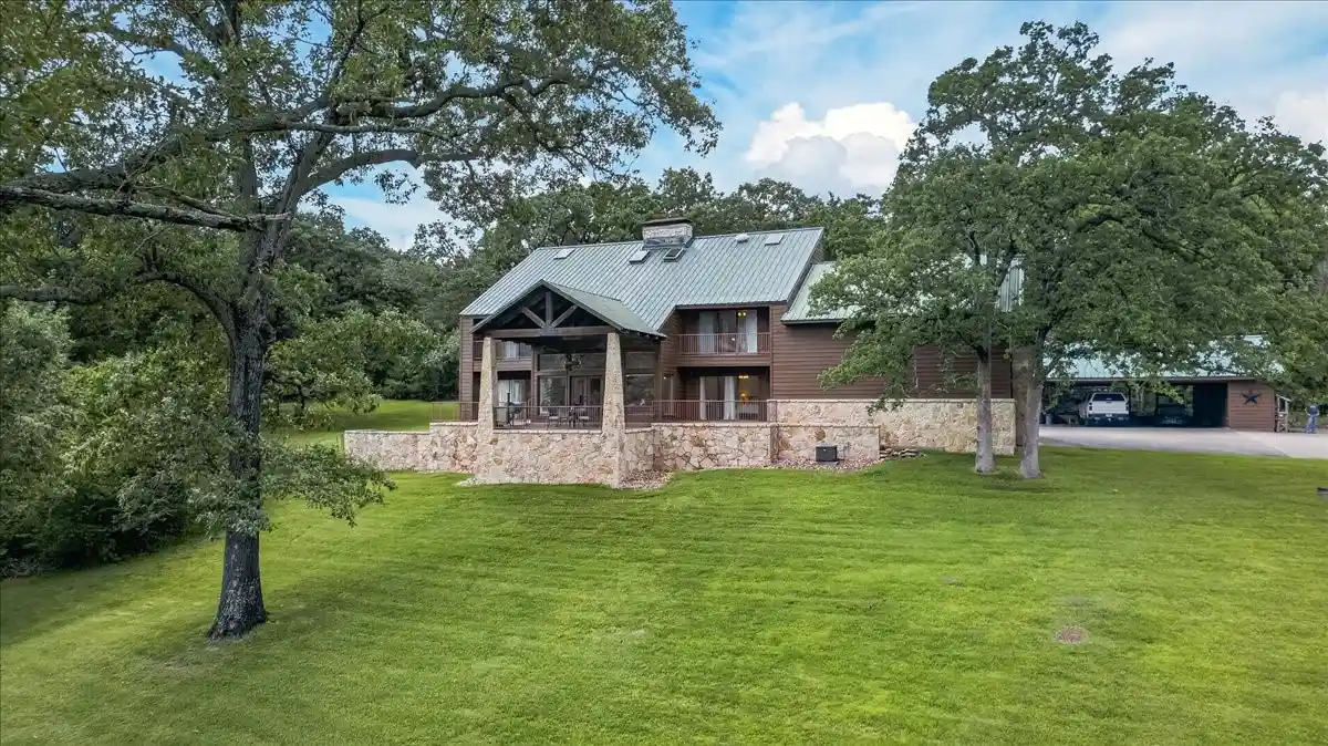 Photo 1 of Land for sale at 906 Valle Vista Dr, Athens, TX 75751 | MLS# 21296747 | Listing updated on 2026-06-30