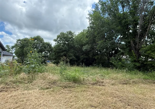 Homes for sale in Greenville, TX | 2806 College St, Greenville, TX 75401 | MLS# 21300292