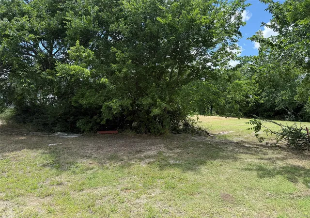 Homes for sale in Greenville, TX | 2806 College St, Greenville, TX 75401 | MLS# 21300292