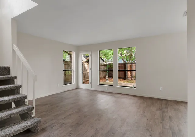 Photo 4 of Sale Pending at 7804 Skylake Dr, Fort Worth, TX 76179 | MLS# 21264873 | Listing updated on 2026-08-27