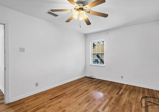 Photo 3 of House for sale at 307 Depot St, Whitesboro, TX 76273 | MLS# 21300313 | Listing updated on 2026-08-22