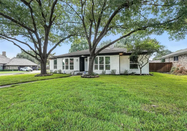 Photo 1 of Single family home for sale at 4303 Blackheath Rd, Dallas, TX 75227 | MLS# 21300328 | Listing updated on 2026-08-30