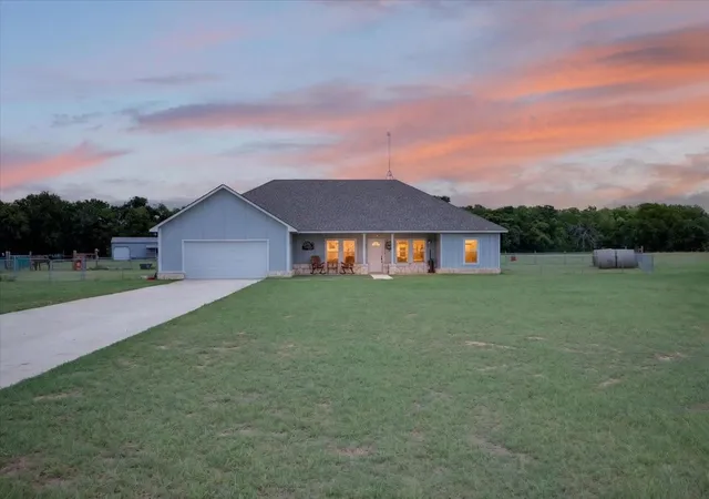 Homes for sale in Poolville, TX | 498 Dexter Ln, Poolville, TX 76487 | MLS# 21300190