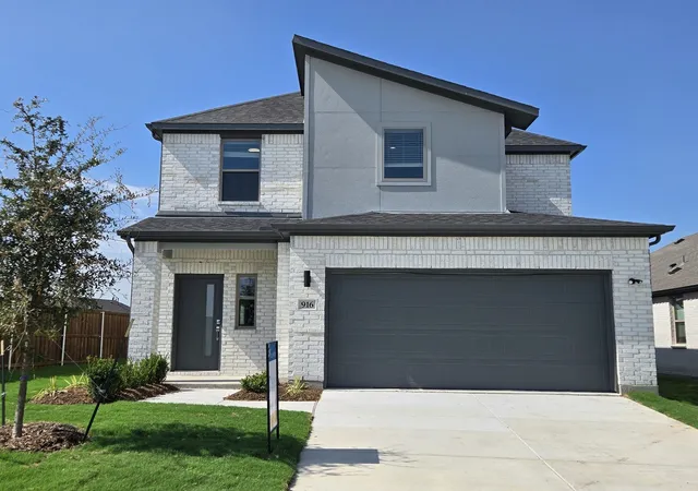 Photo 1 of Single family home for sale at 916 Lost Holly Ln, Lavon, TX 75166 | MLS# 21300323 | Listing updated on 2026-08-28