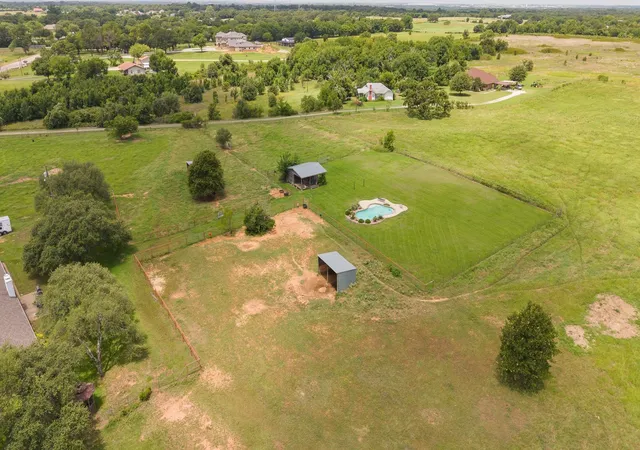Photo 3 of House for sale at 3001 E Fm 4, Cleburne, TX 76031 | MLS# 21298428 | Listing updated on 2026-09-02