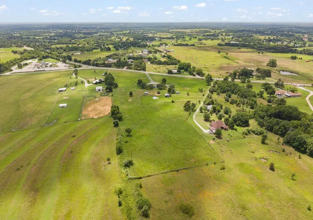 Photo 4 of House for sale at 3001 E Fm 4, Cleburne, TX 76031 | MLS# 21298428 | Listing updated on 2026-09-02
