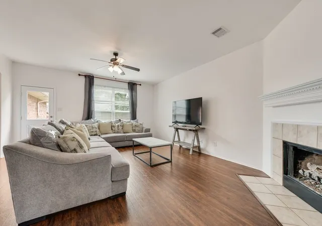 Photo 4 of Single family home for sale at 2831 Wild Oak Ln, Rockwall, TX 75032 | MLS# 21291445 | Listing updated on 2026-10-03