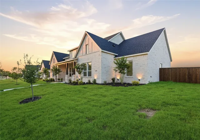 Photo 2 of Single family home for sale at 1004 Devonshire Dr N, Forney, TX 75126 | MLS# 21299315 | Listing updated on 2026-09-25