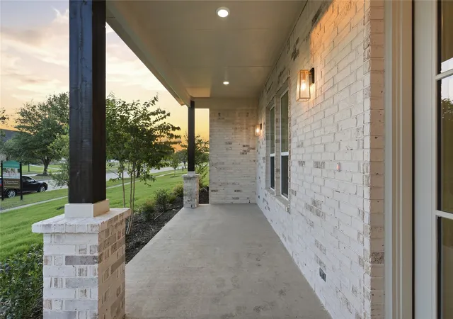 Photo 4 of Single family home for sale at 1004 Devonshire Dr N, Forney, TX 75126 | MLS# 21299315 | Listing updated on 2026-09-25