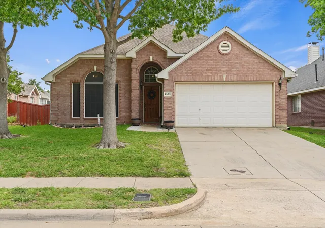 Photo 1 of Single family home for sale at 2509 Kariba Ln, Denton, TX 76210 | MLS# 21299277 | Listing updated on 2026-09-01