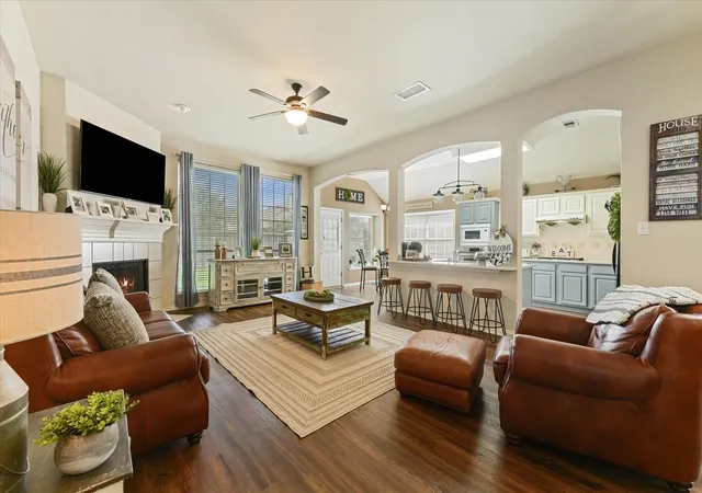 Photo 3 of Single family home for sale at 2509 Kariba Ln, Denton, TX 76210 | MLS# 21299277 | Listing updated on 2026-09-01
