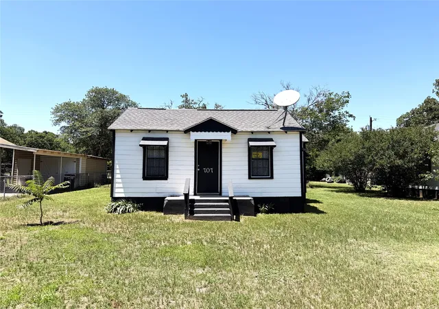 Homes for sale in Cisco, TX | 707 E 23rd St, Cisco, TX 76437 | MLS# 21300378