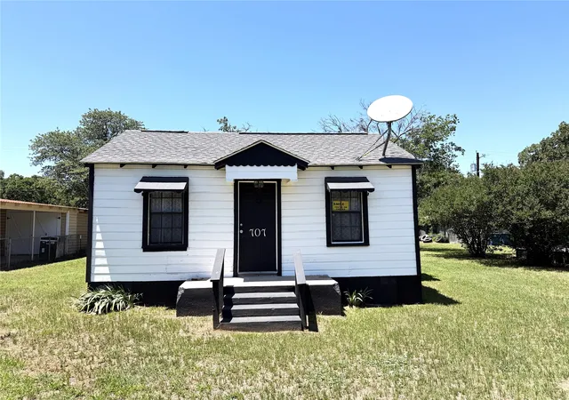Homes for sale in Cisco, TX | 707 E 23rd St, Cisco, TX 76437 | MLS# 21300378