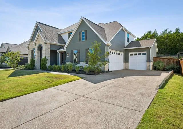 Photo 2 of Single family home for sale at 914 Paradise Ln, Wylie, TX 75098 | MLS# 21299031 | Listing updated on 2026-10-07