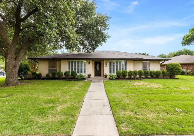 Homes for sale in Plano, TX | 1809 Greenway Dr, Plano, TX 75075 | MLS# 21284839