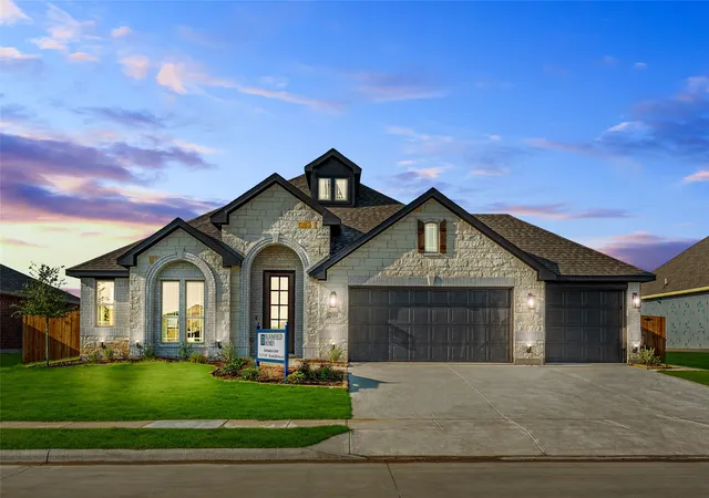 Photo 2 of Sale Pending at 209 Saddletree Dr, Nevada, TX 75173 | MLS# 21299743 | Listing updated on 2026-08-24