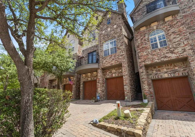 Photo 3 of Townhouse for sale at 612 Rockingham Dr, Irving, TX 75063 | MLS# 21298855 | Listing updated on 2026-08-30
