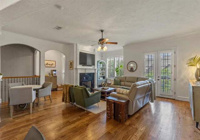 Photo 3 of Townhouse for sale at 612 Rockingham Dr, Irving, TX 75063 | MLS# 21298855 | Listing updated on 2026-08-30