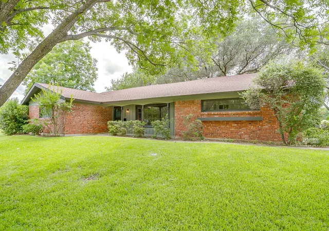 2nd image of 6900 Culver Ave, Fort Worth, TX 76116 | MLS# 21298636