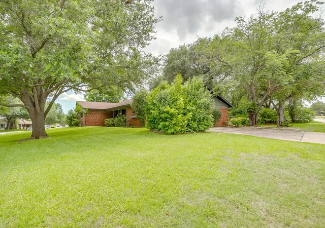 3rd image of 6900 Culver Ave, Fort Worth, TX 76116 | MLS# 21298636