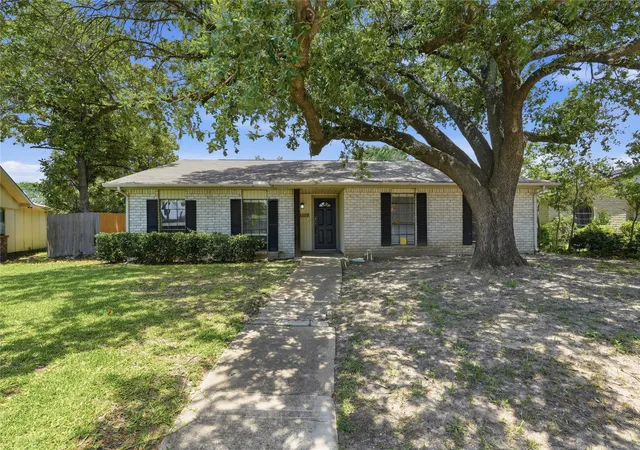 Photo 1 of Single family home for sale at 3517 Knoll Point Dr, Garland, TX 75043 | MLS# 21298269 | Listing updated on 2026-08-20
