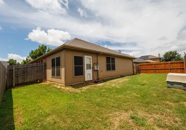 Homes for sale in Crowley, TX | 1005 Oarlock Dr, Crowley, TX 76036 | MLS# 21300063