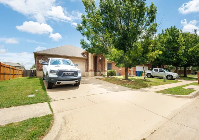 Homes for sale in Crowley, TX | 1005 Oarlock Dr, Crowley, TX 76036 | MLS# 21300063