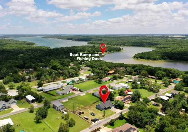 Homes for sale in Pottsboro, TX | 465 Toy Ln, Pottsboro, TX 75076 | MLS# 21300470