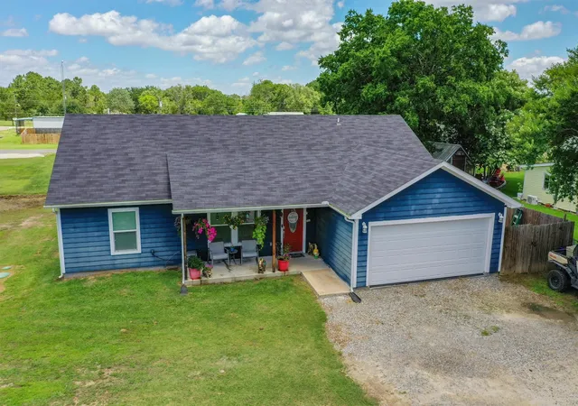 Homes for sale in Pottsboro, TX | 465 Toy Ln, Pottsboro, TX 75076 | MLS# 21300470