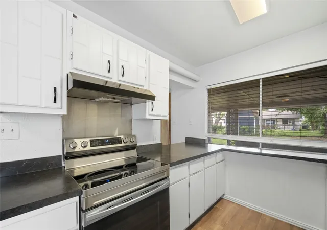 Photo 4 of Single family home for sale at 1606 Natches Dr, Arlington, TX 76014 | MLS# 21295969 | Listing updated on 2026-07-21