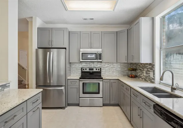 5th image of 2401 Pinehurst Ct, Lewisville, TX 75077 | MLS# 21298397